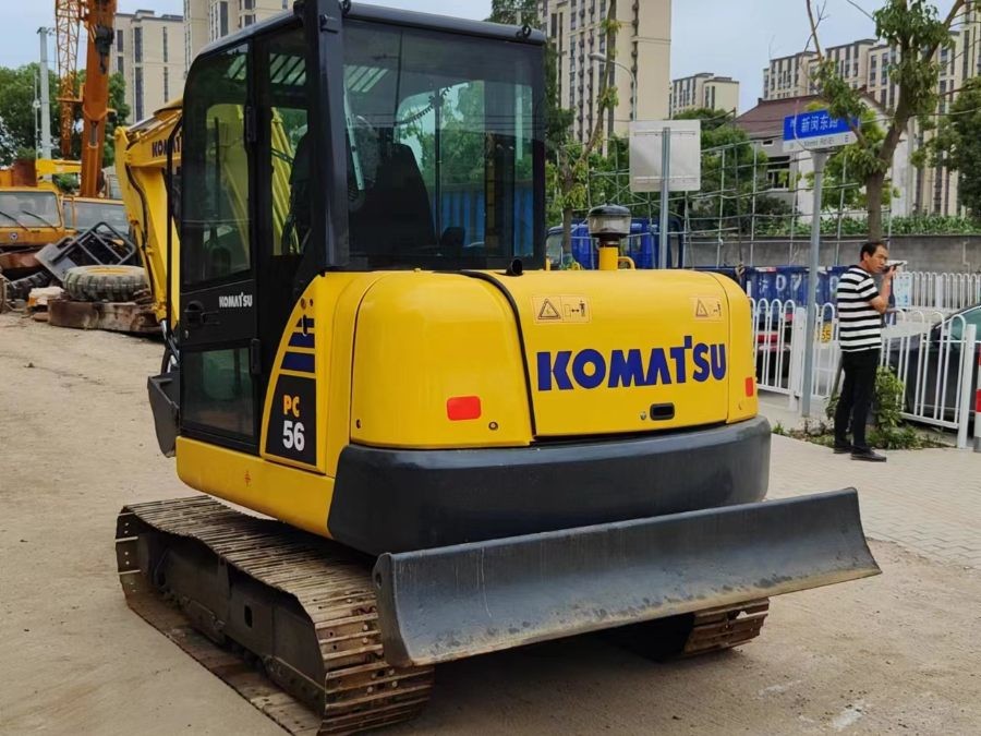 Japońska Ekskawator Komatsu sprzedawany z drugiej ręki