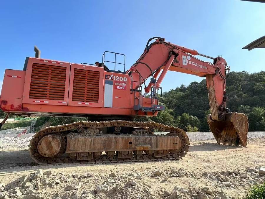 Japońska używana grawitacja Hitachi 120 ton na sprzedaż używana EX1200 Maszyny Jindongyu