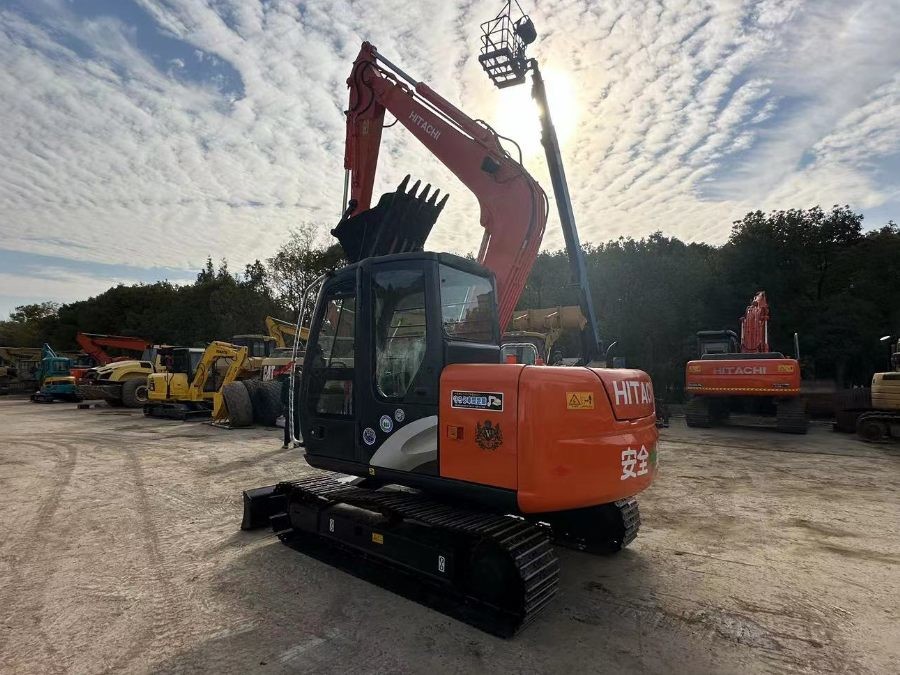 Japońska używana grabiarka Hitachi Mini na sprzedaż ZX70 Jindongyu Machinery