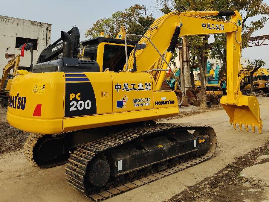 Japońska Ekskawator Komatsu sprzedawany z drugiej ręki