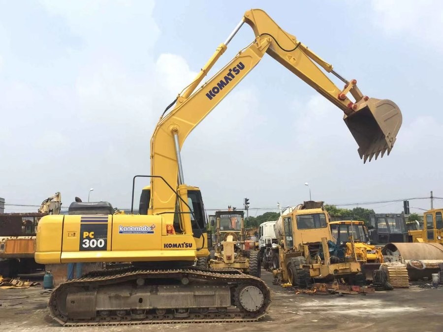 Japońskie używane koparki Komatsu na sprzedaż używane maszyny PC300-7 Jindongyu