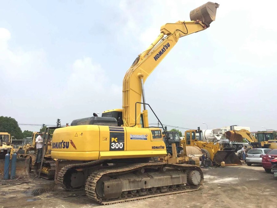 Japońskie używane koparki Komatsu na sprzedaż używane maszyny PC300-7 Jindongyu