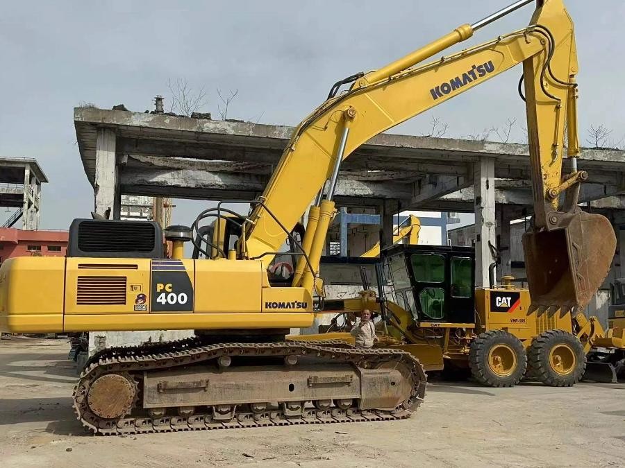 Japońska Ekskawator Komatsu sprzedawany z drugiej ręki