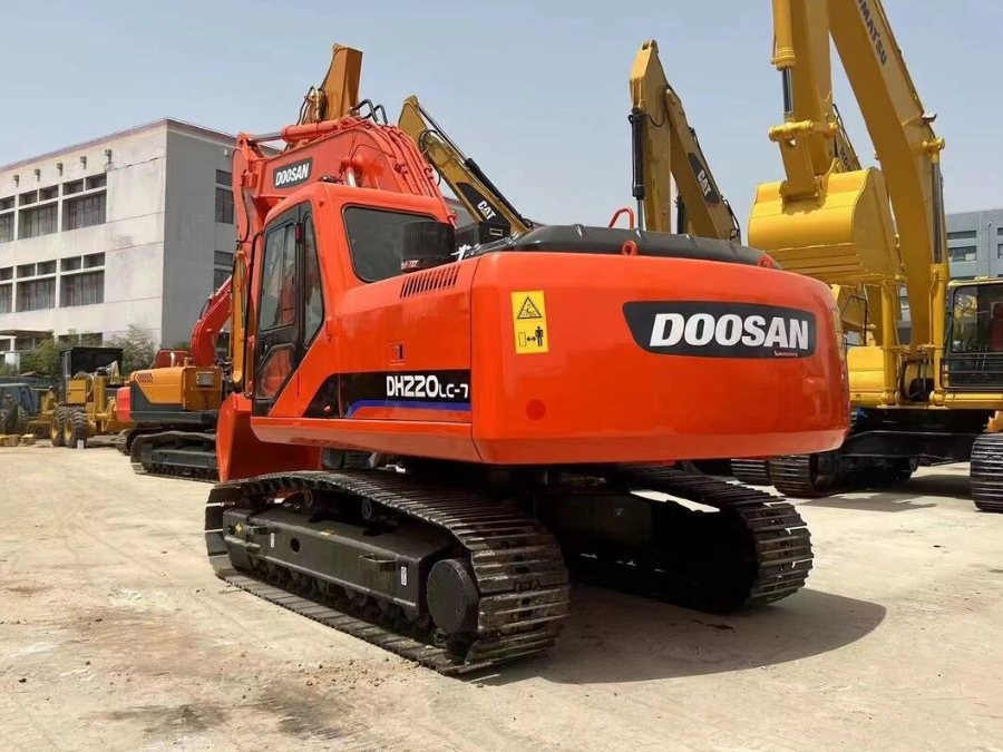 Korea Stosowany grabarz Doosan na sprzedaż używany DX220LC Maszyny Jindongyu