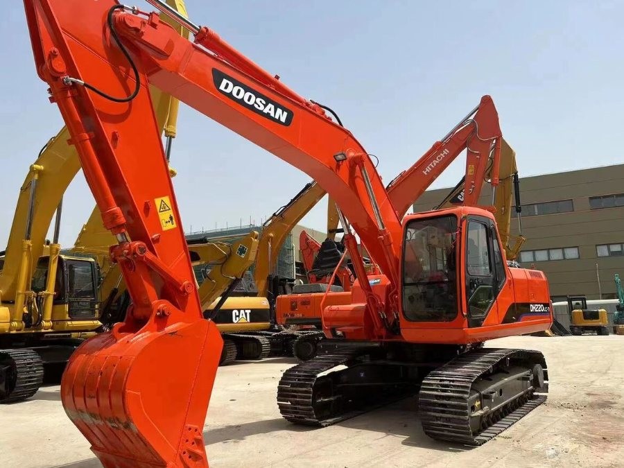 Korea Stosowany grabarz Doosan na sprzedaż używany DX220LC Maszyny Jindongyu