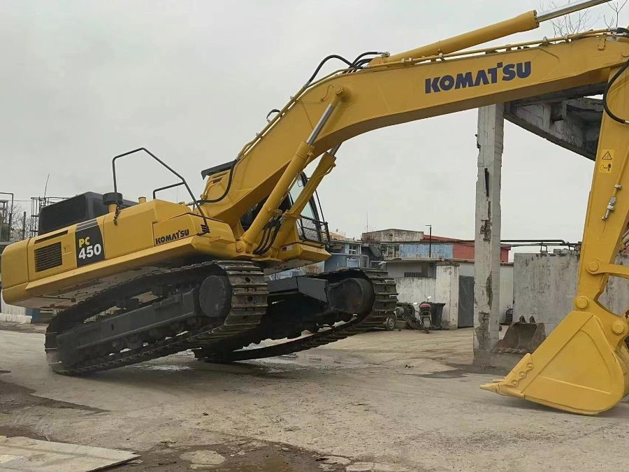 Japońska Ekskawator Komatsu sprzedawany z drugiej ręki
