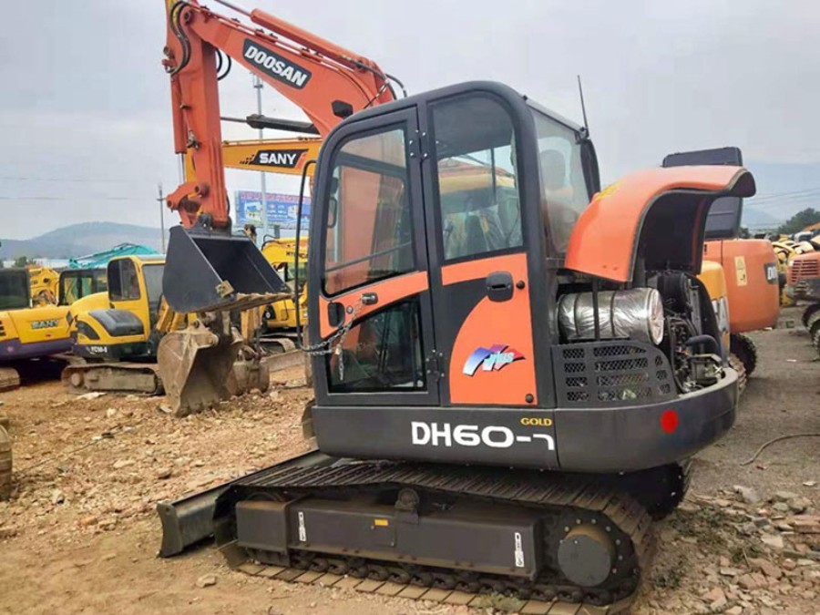 Korea Stosowany grabarz Doosan na sprzedaż używany DH60-7 Maszyny Jindongyu