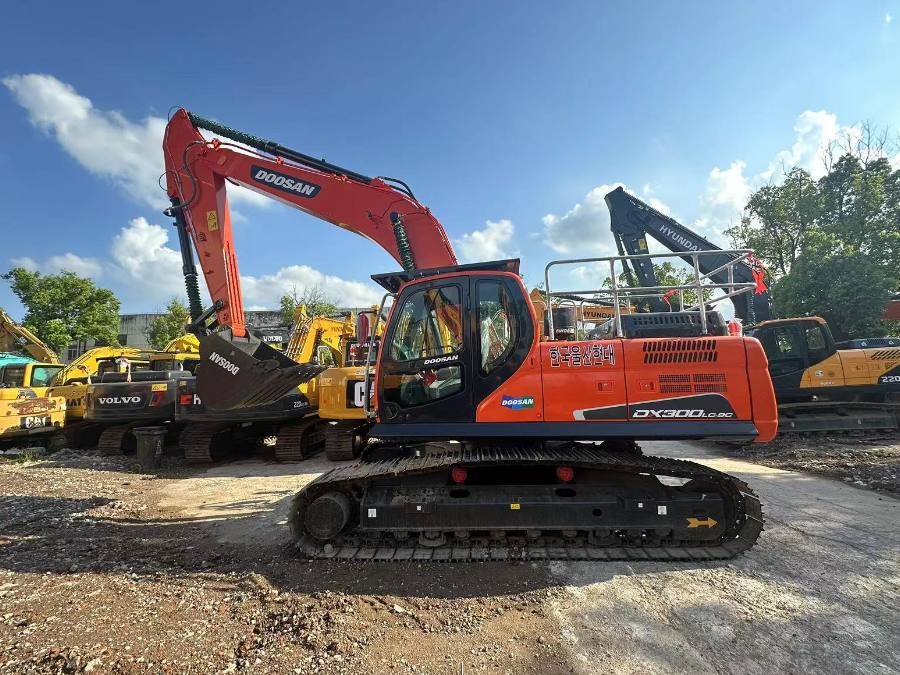 Korea Stosowany grabarz Doosan na sprzedaż używany DX300LC Maszyny Jindongyu