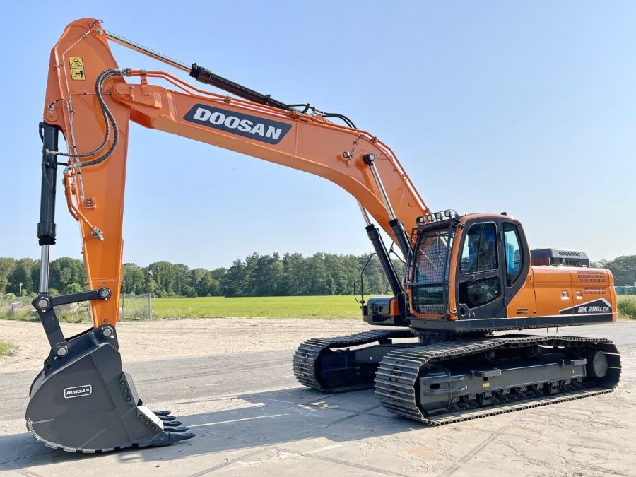 Korea Stosowany grabarz Doosan na sprzedaż używany DX300LC Maszyny Jindongyu