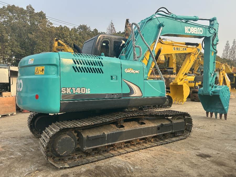 Japońska Ekskawator Kobelco sprzedawany z drugiej ręki